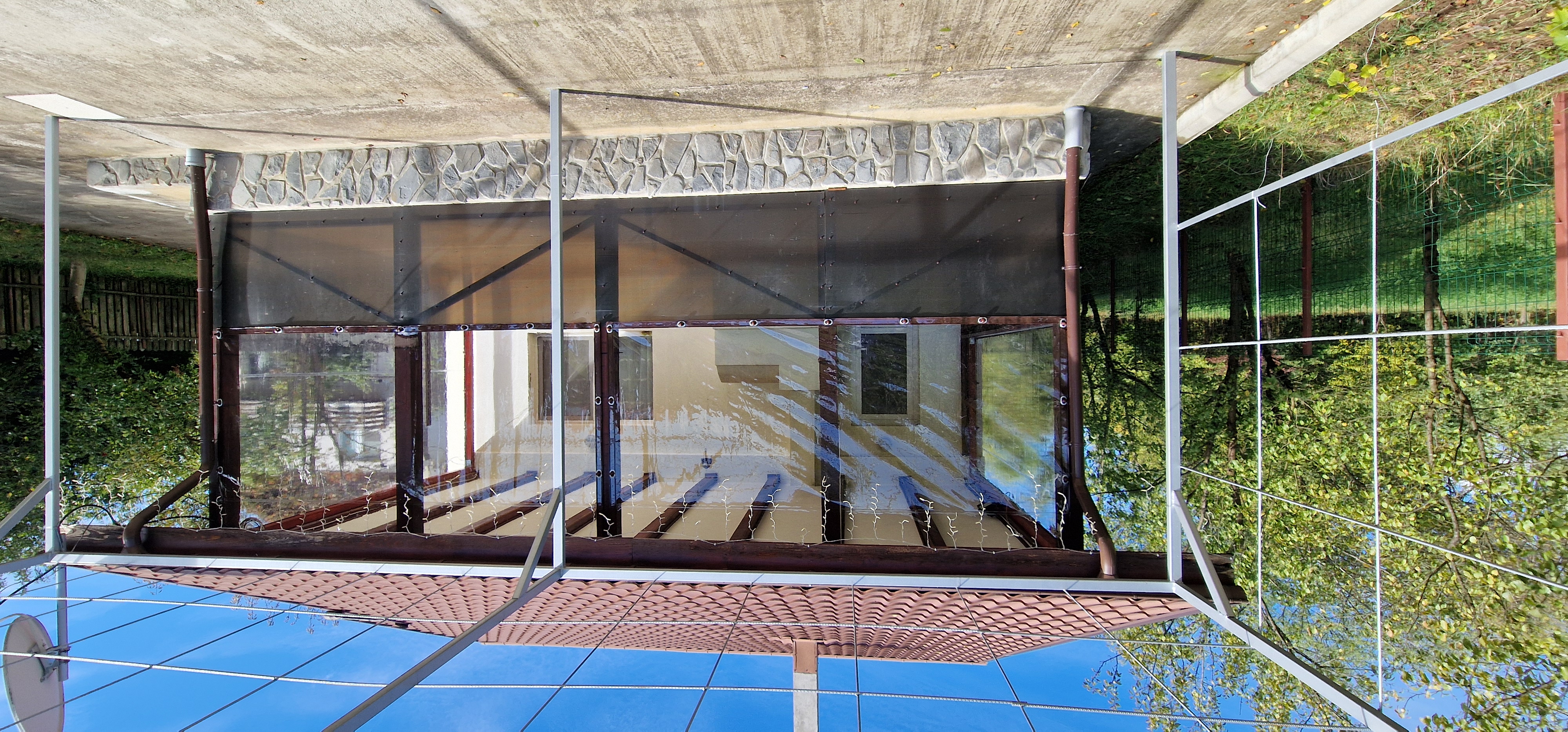 Folie Transparentă cu Capse și Bride